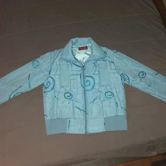 Women’s Blue Puffer Jacket - Comes with comftorable Hood (Pictured) - Size - Picture 2 of 8